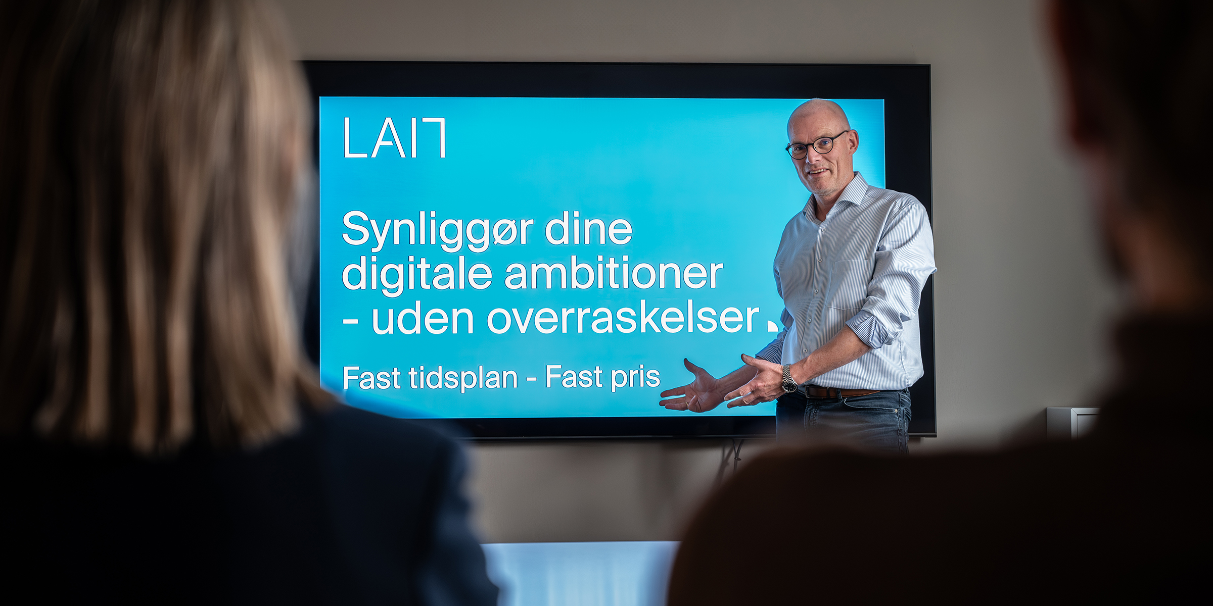 Gert Rasmussen præsenterer et oplæg for publikum